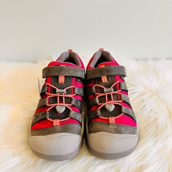 NWT KEEN Grey/Very Berry Newport Shoes! - Picture 2 of 6